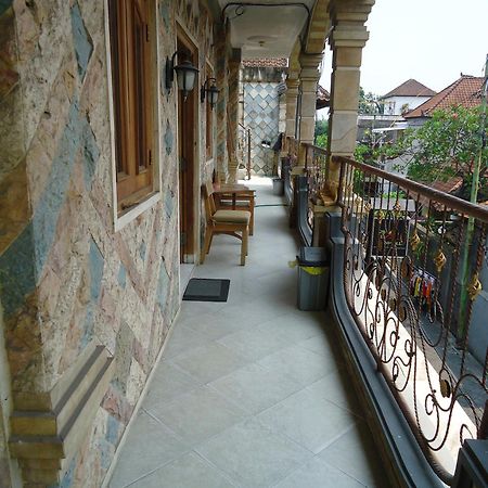The Reinhold Guesthouse Bali Kerobokan Екстериор снимка