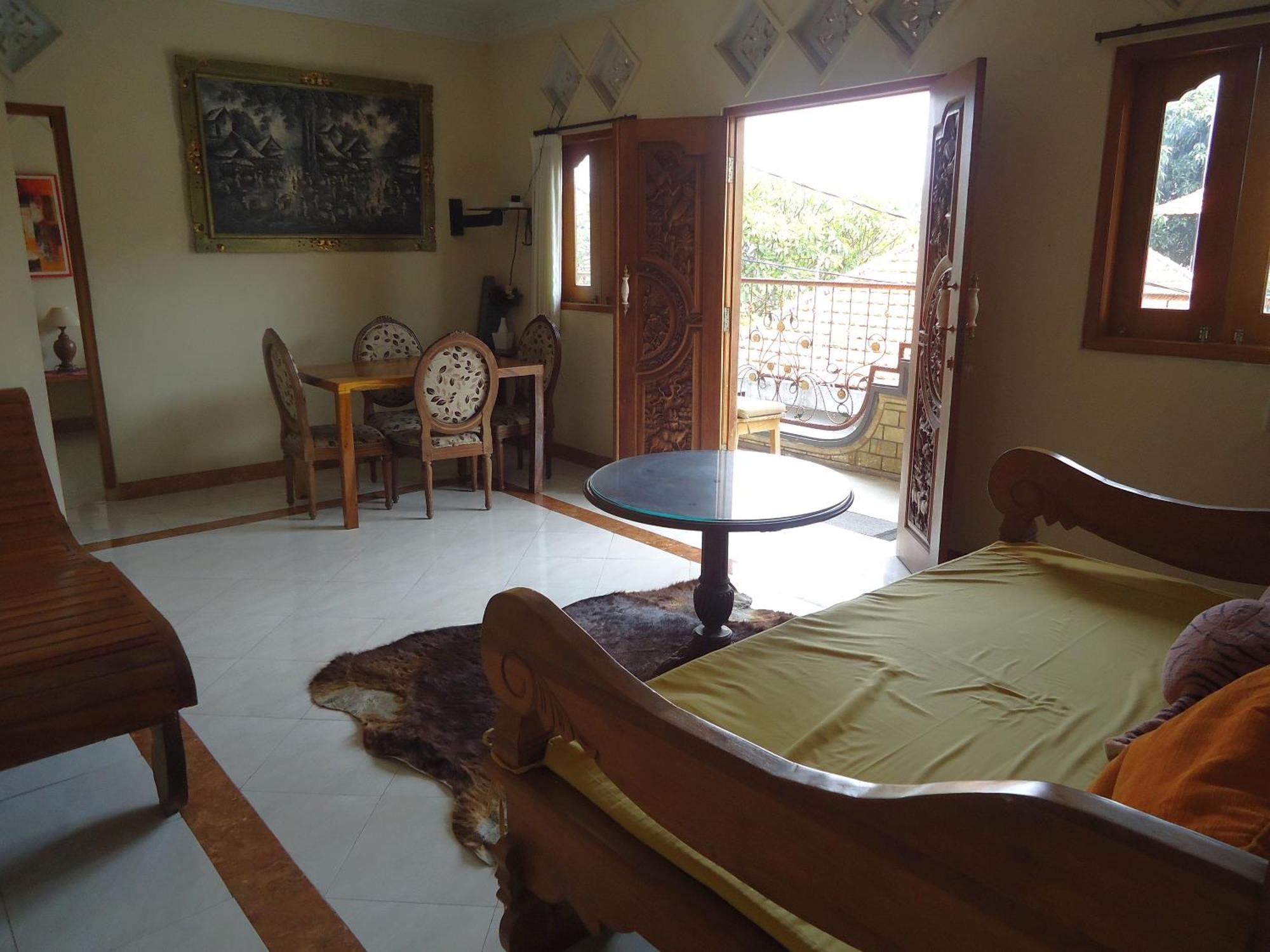 The Reinhold Guesthouse Bali Kerobokan Екстериор снимка