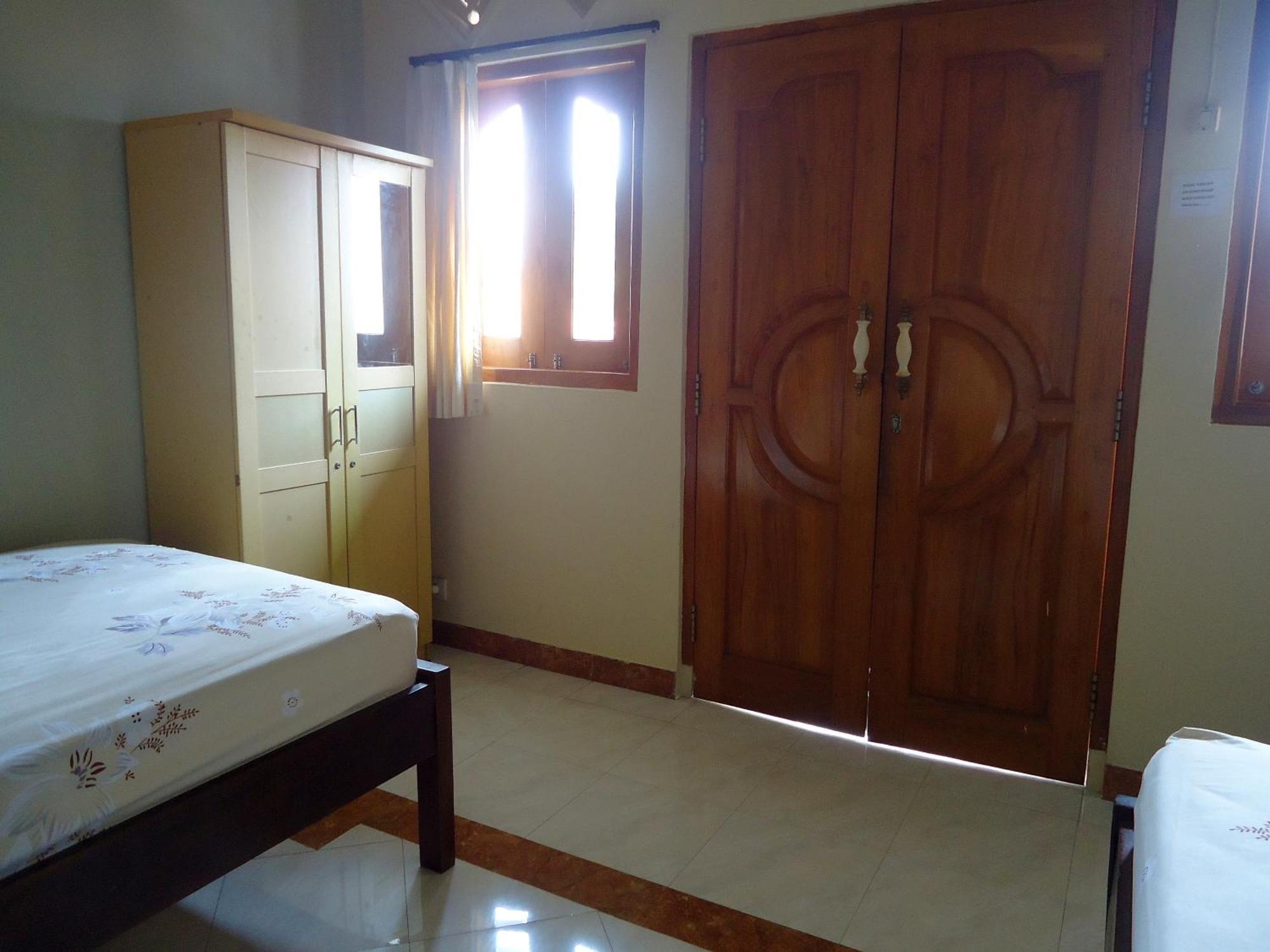 The Reinhold Guesthouse Bali Kerobokan Екстериор снимка