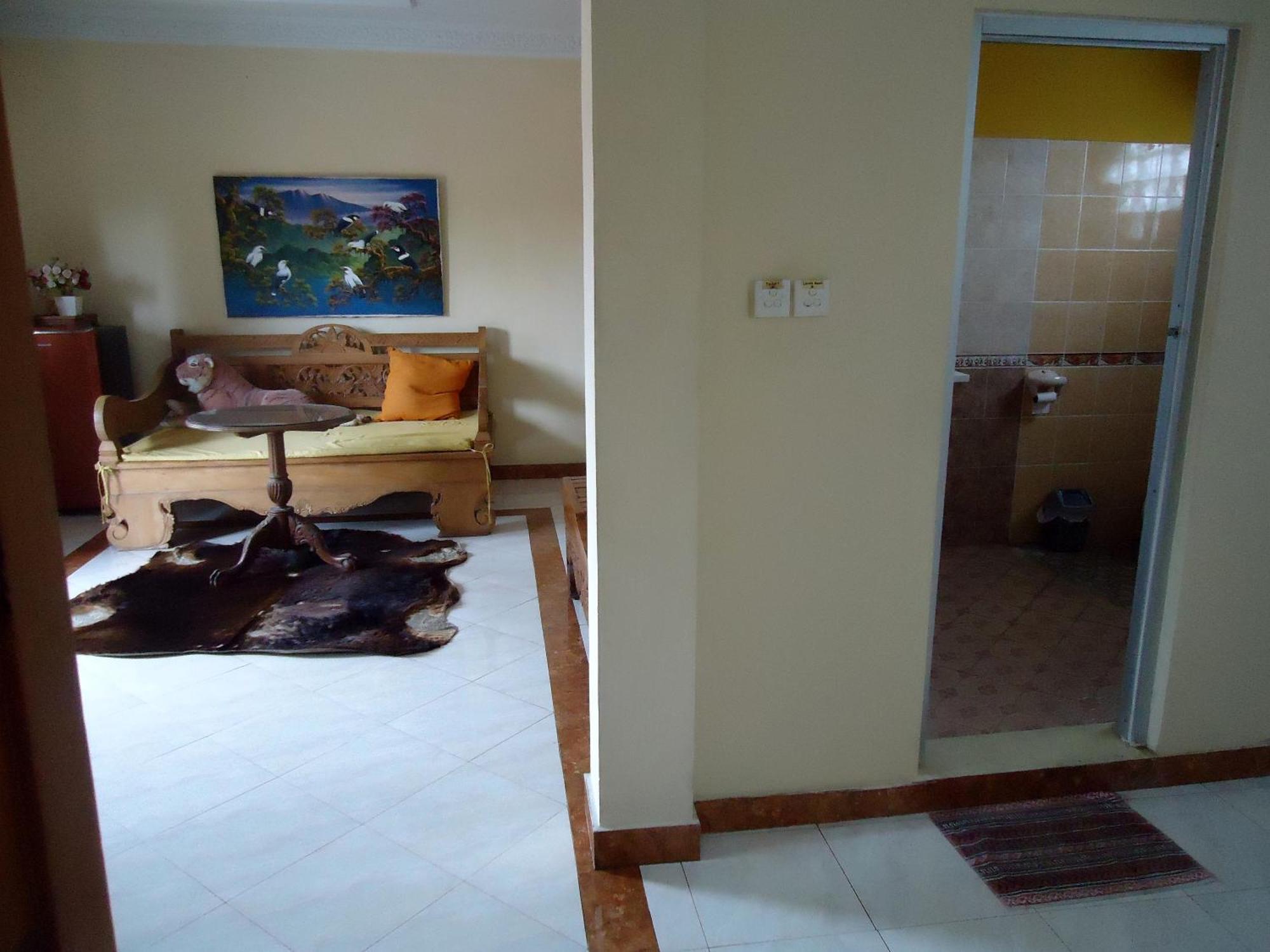 The Reinhold Guesthouse Bali Kerobokan Екстериор снимка