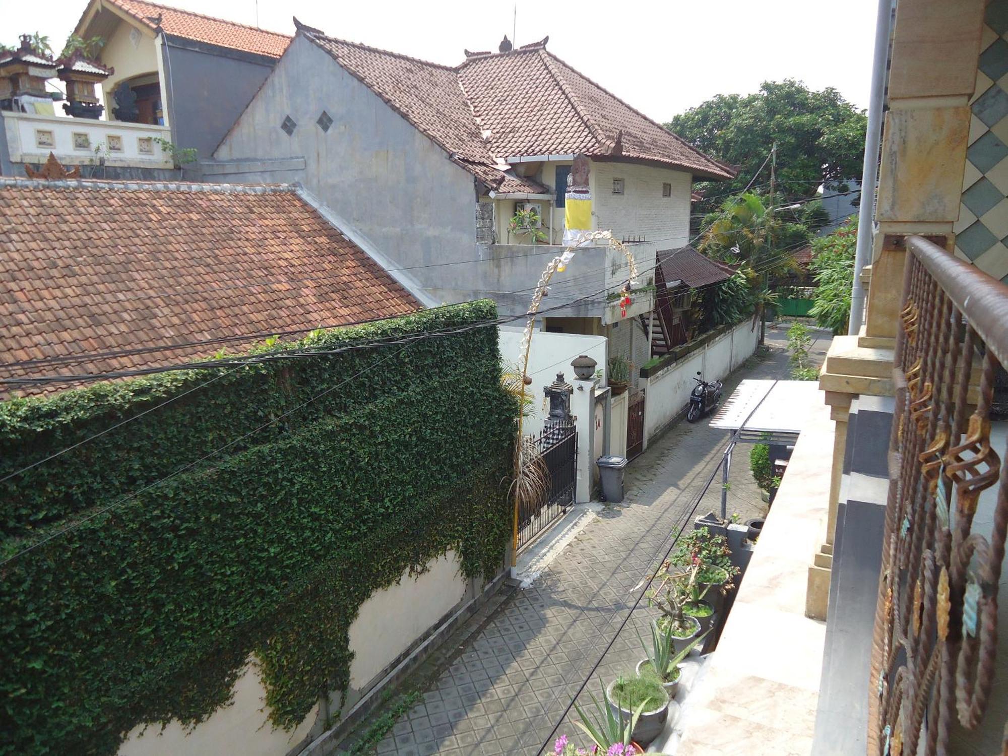 The Reinhold Guesthouse Bali Kerobokan Екстериор снимка