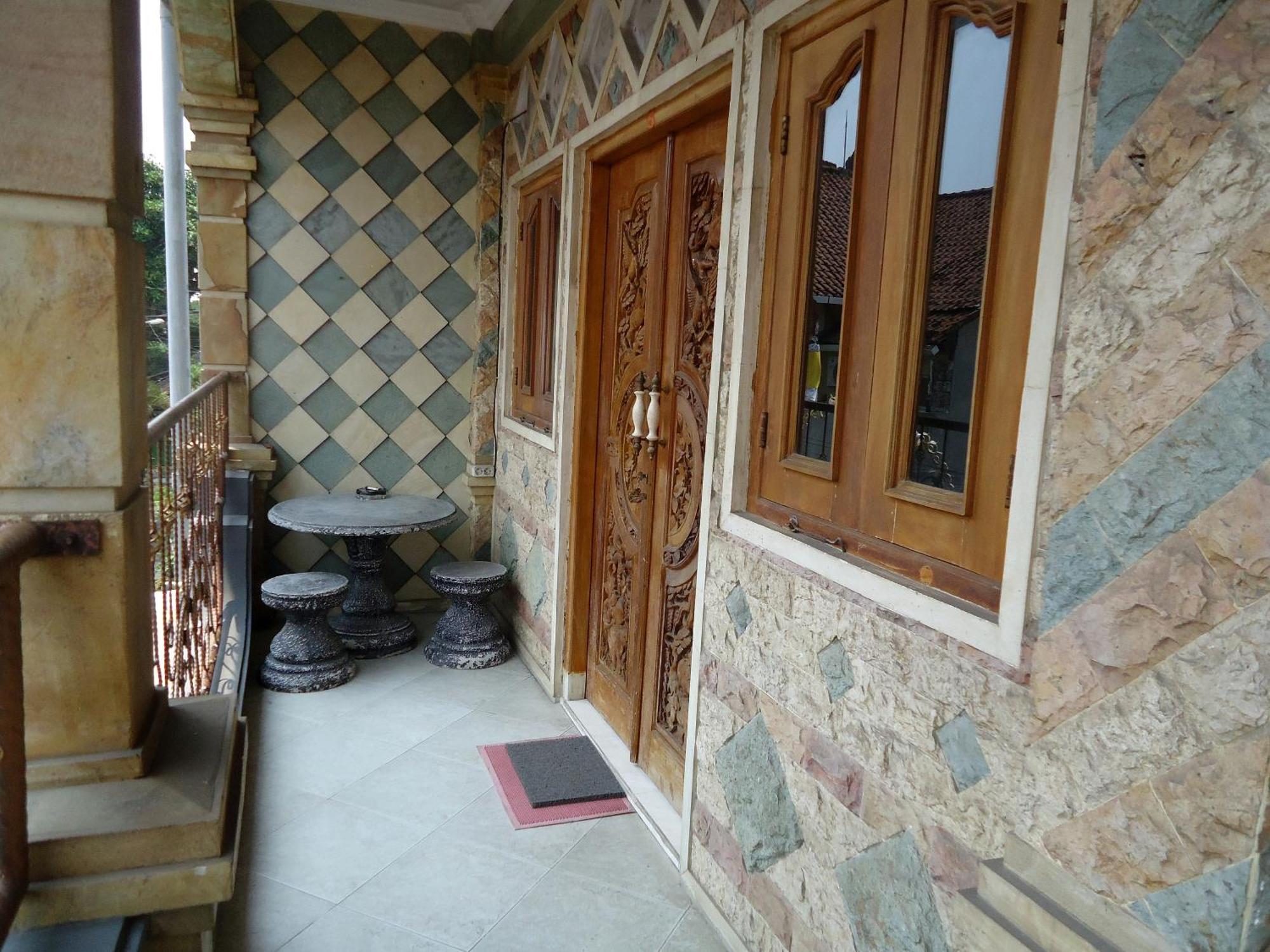 The Reinhold Guesthouse Bali Kerobokan Екстериор снимка