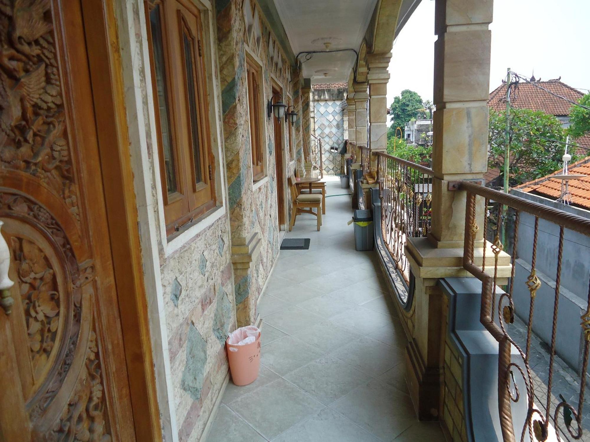 The Reinhold Guesthouse Bali Kerobokan Екстериор снимка
