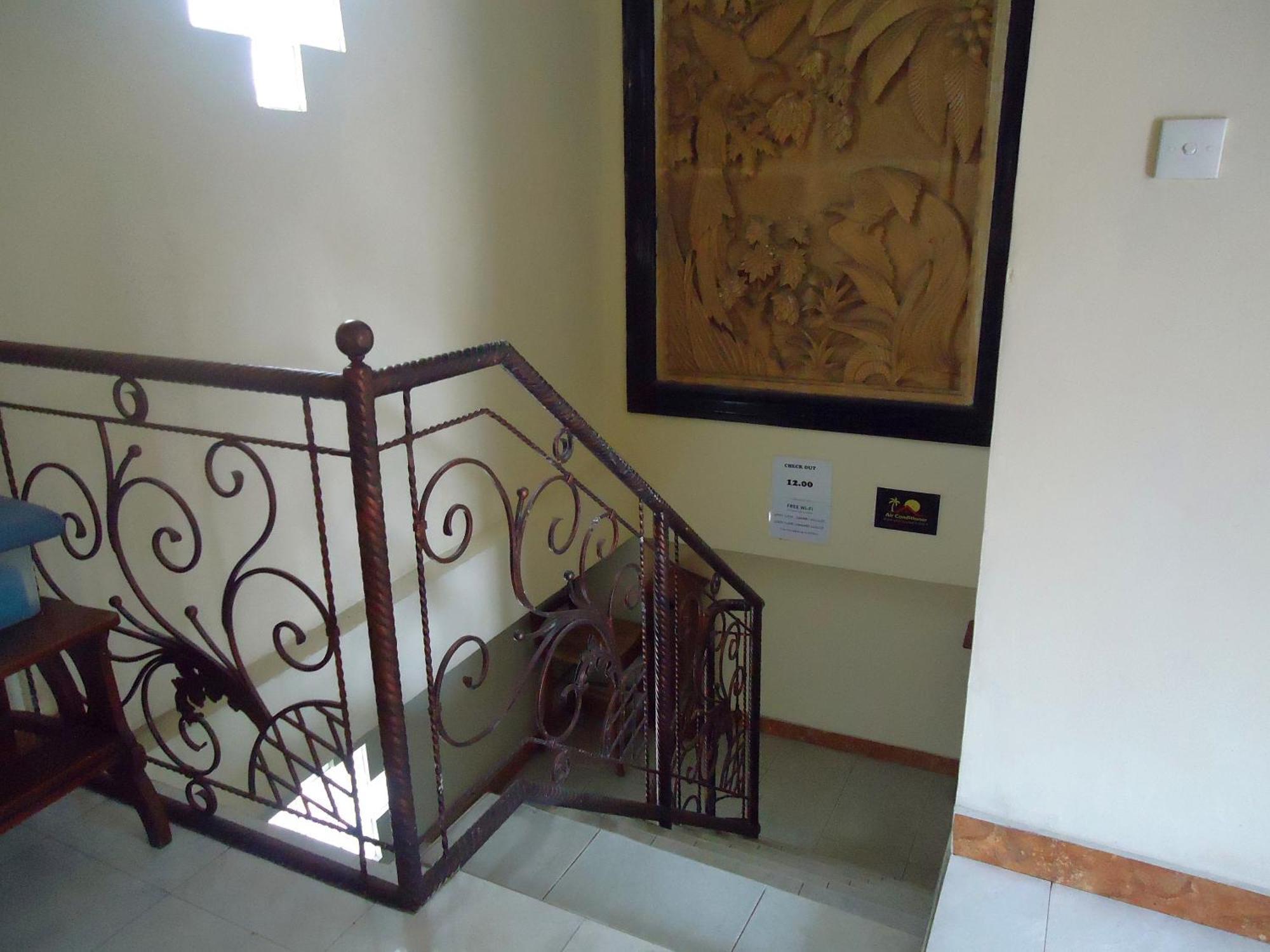 The Reinhold Guesthouse Bali Kerobokan Екстериор снимка